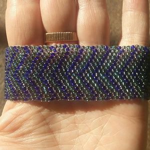 3/$20 🆕 Cobalt seafoam seed bead cuff button closure